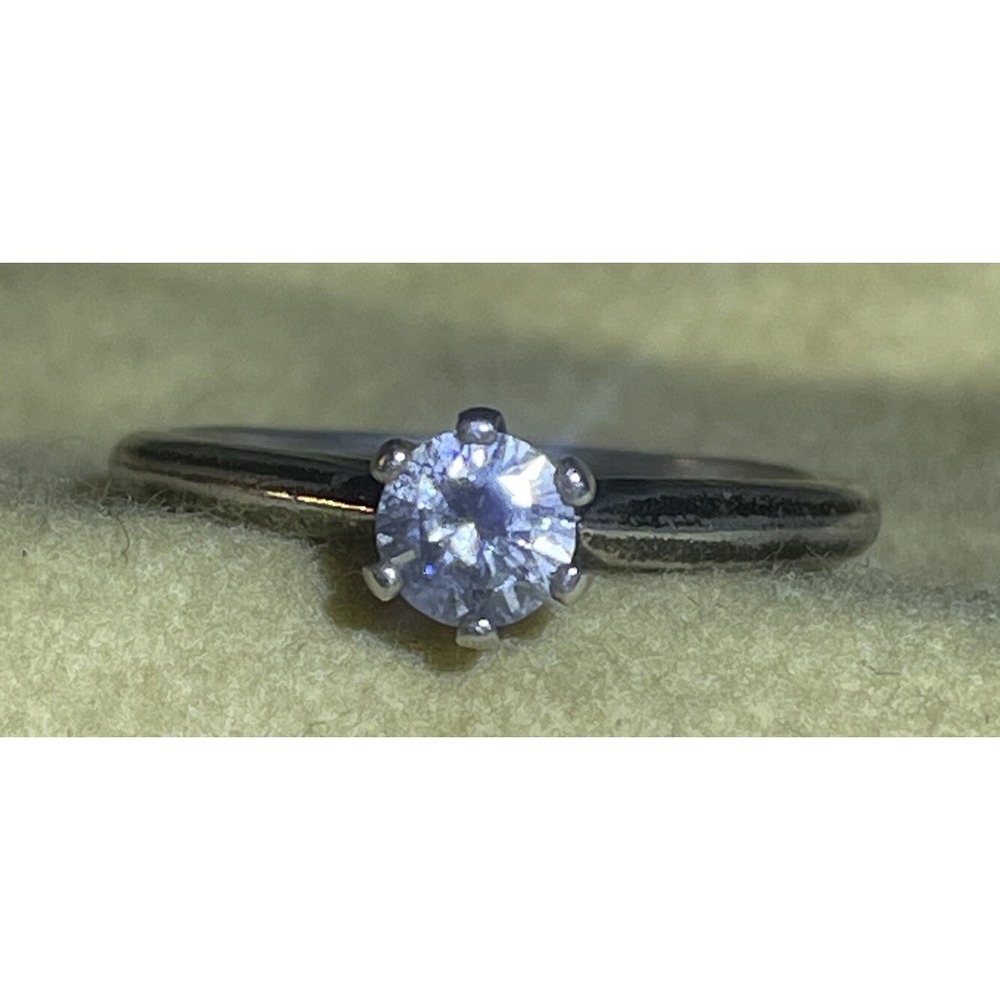 Sterling Silver Ring Size 8 Stamped 925 DO With Solitaire Stone 6 Prong Setting!